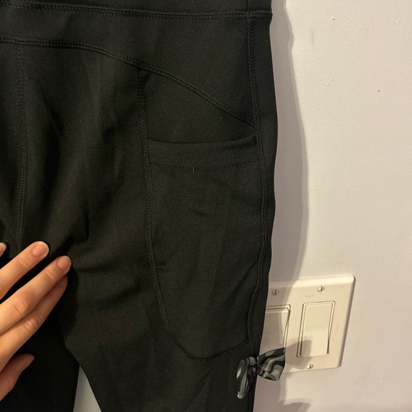 Pop fit black bow leggings size xs new - Picture 5 of 6